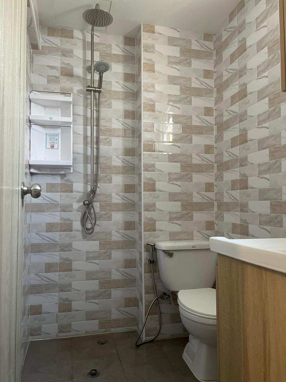 Private Modern Apartments By Patong Vacation Rentals Located In The Heart Of Patong, Walking Distance To The Beach, Kitchen, Private Bathroom, Seating Area, 65" Smart Tv With Free Wifi Exterior photo