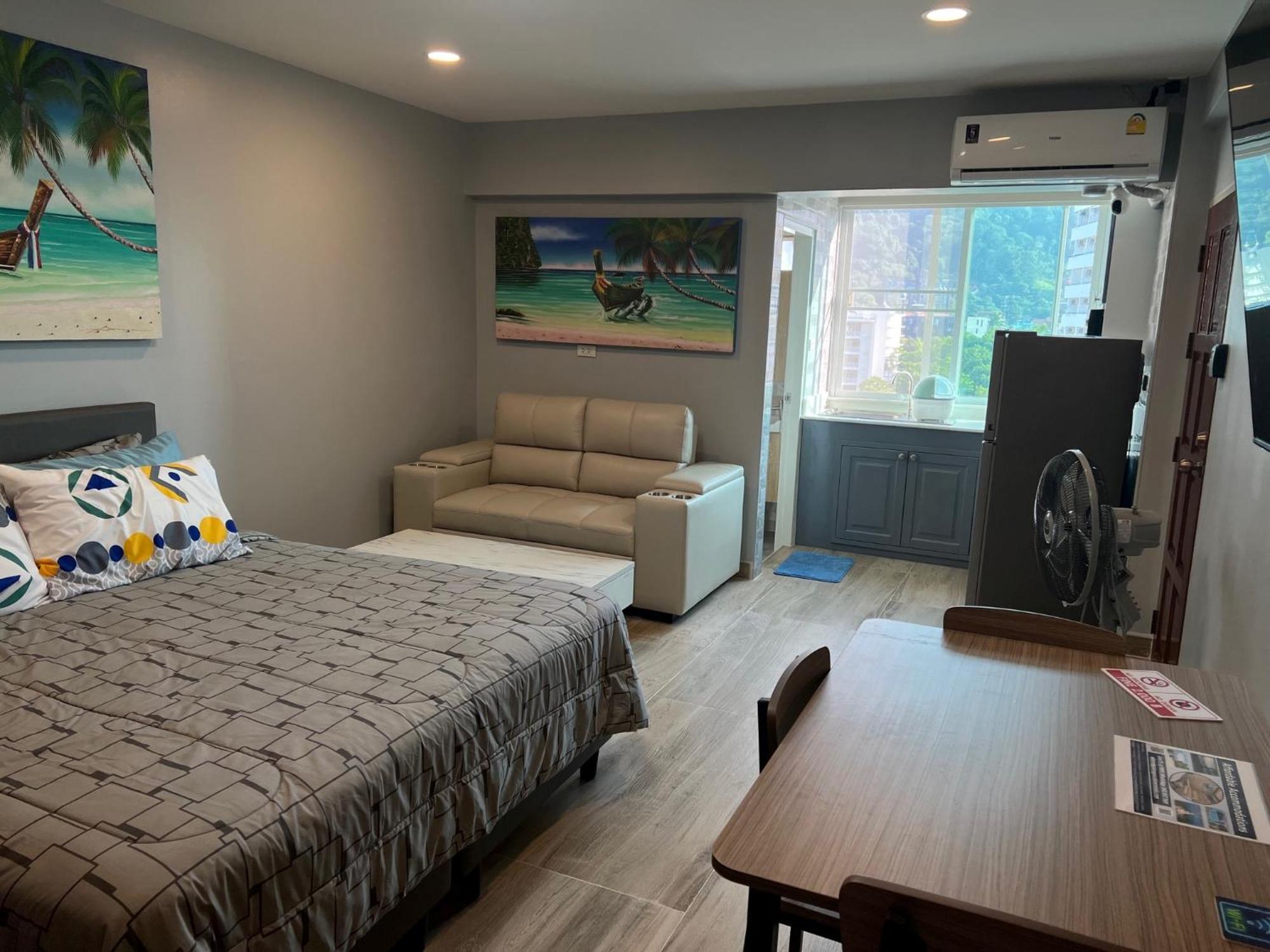 Private Modern Apartments By Patong Vacation Rentals Located In The Heart Of Patong, Walking Distance To The Beach, Kitchen, Private Bathroom, Seating Area, 65" Smart Tv With Free Wifi Exterior photo