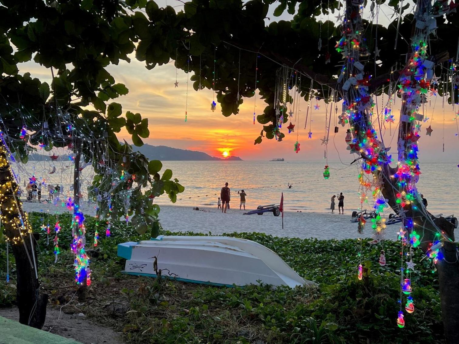Private Modern Apartments By Patong Vacation Rentals Located In The Heart Of Patong, Walking Distance To The Beach, Kitchen, Private Bathroom, Seating Area, 65" Smart Tv With Free Wifi Exterior photo