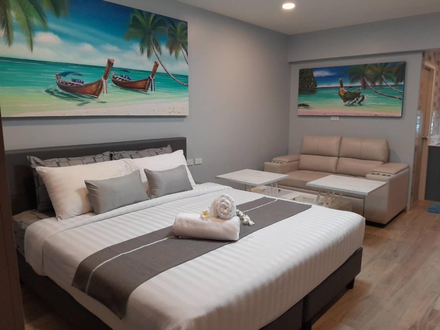 Private Modern Apartments By Patong Vacation Rentals Located In The Heart Of Patong, Walking Distance To The Beach, Kitchen, Private Bathroom, Seating Area, 65" Smart Tv With Free Wifi Exterior photo