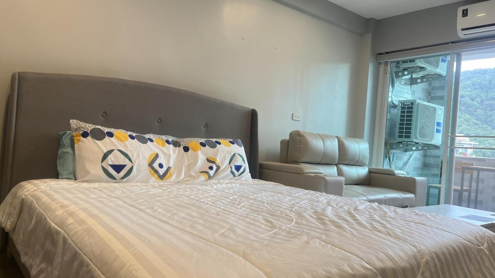 Private Modern Apartments By Patong Vacation Rentals Located In The Heart Of Patong, Walking Distance To The Beach, Kitchen, Private Bathroom, Seating Area, 65" Smart Tv With Free Wifi Exterior photo